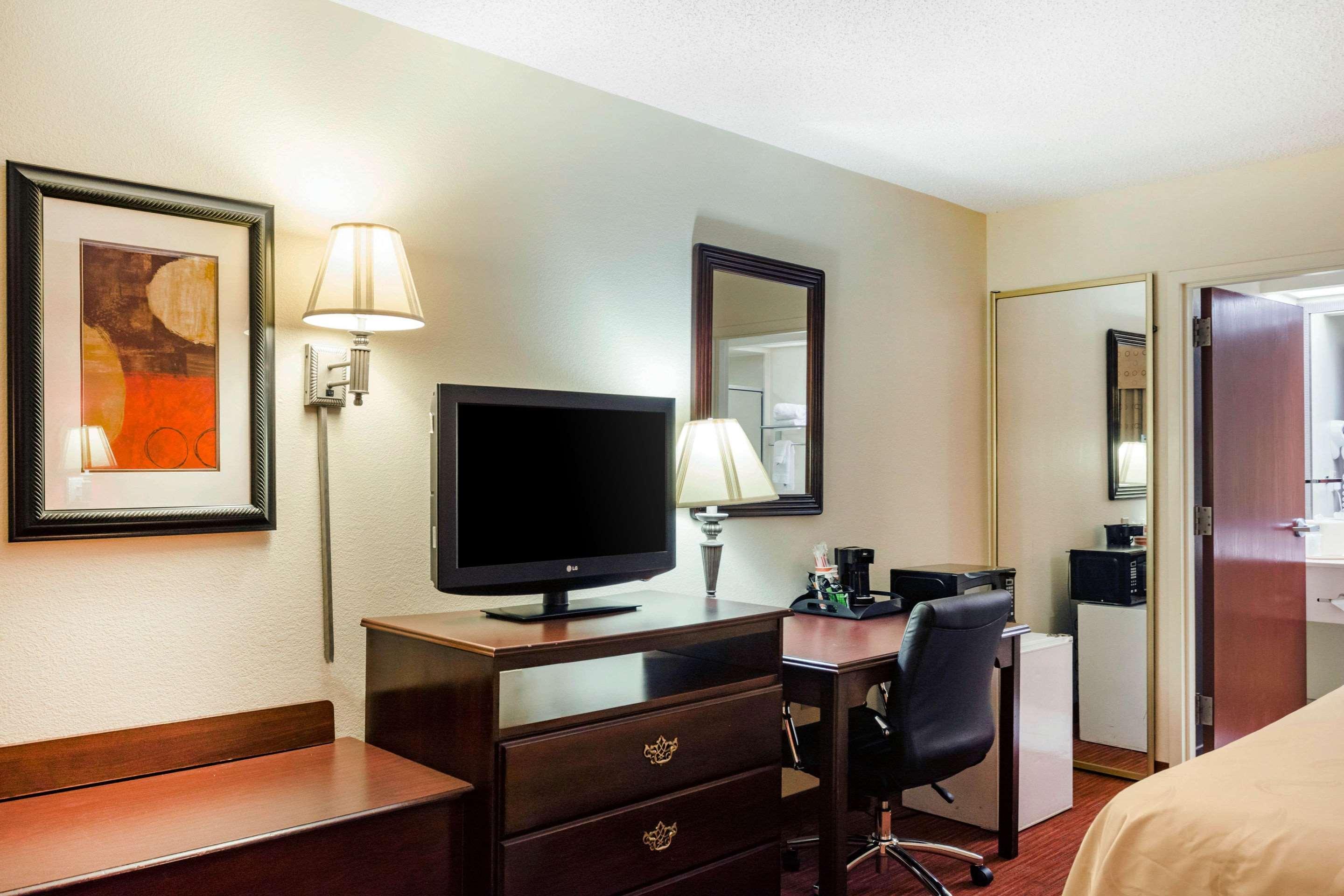 Quality Inn Олбані Екстер'єр фото