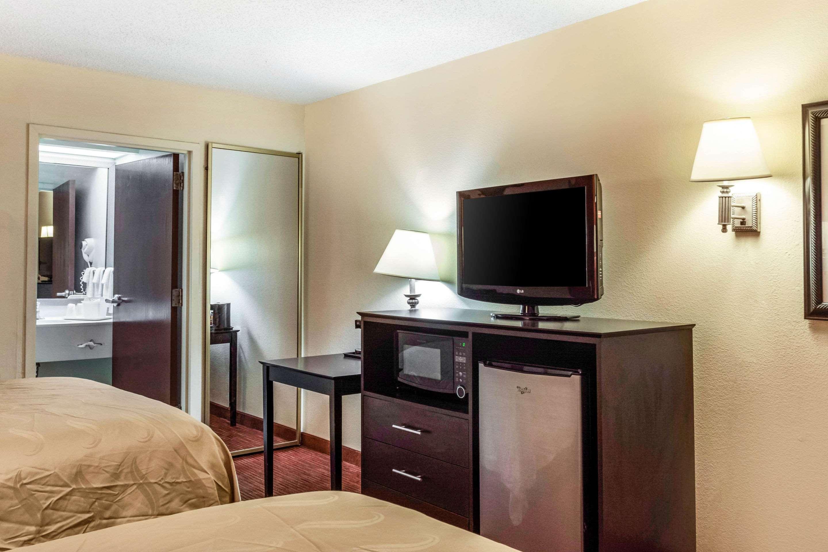 Quality Inn Олбані Екстер'єр фото